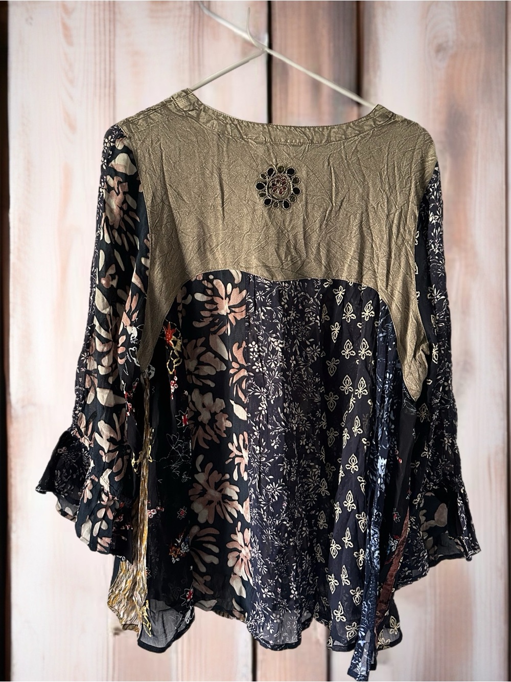 201 NWT Young Threads Mixed-Print V-Neck Blouse in Olive, Black and Pink - Picture 2 of 6
